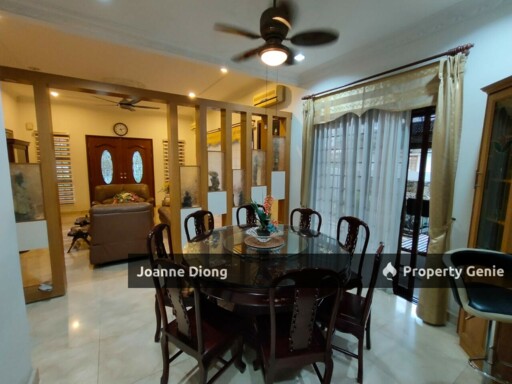 SS 1 Kampung Tunku Bungalow