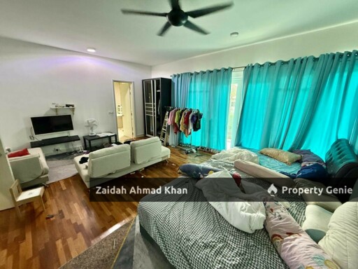 1080 RESIDENCE TAMAN PUNCAK SAUJANA KAJANG 3-STOREY SEMI DETACHED FACING CLUB HOUSE 2 MASTERBEDROOM