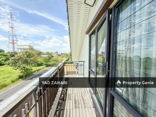 Ken Rimba Jimbaran Seksyen 16, Shah Alam | 2.5 Storey Terrace 5 Bedrooms | RM1.6M - Cornerlot and Fully Renovated