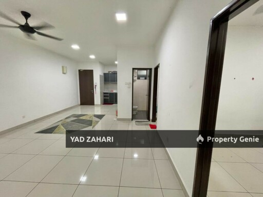 Residensi Zamrud, Kajang | RM330K - Corner Unit, Semi Furnished, Freehold and Facing Pool