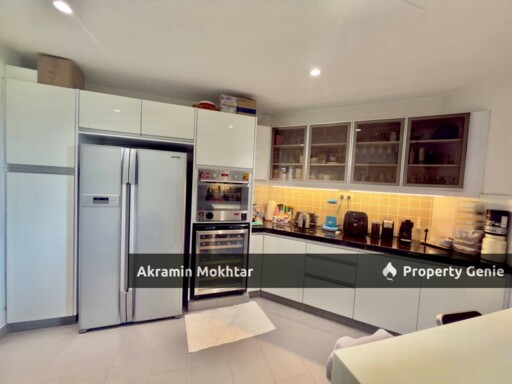 Freehold, Fully Renovated, Partially Furnished & 1 Parking | Robson Condominium Seputeh Kuala Lumpur .