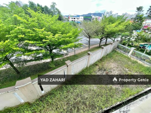 Saujana Villa, Taman Prima Saujana, Kajang | 2.5 Storey Bungalow 5 Bedrooms | RM1.75M - Gated and Guarded, Freehold, Spacious Hall & Built Up