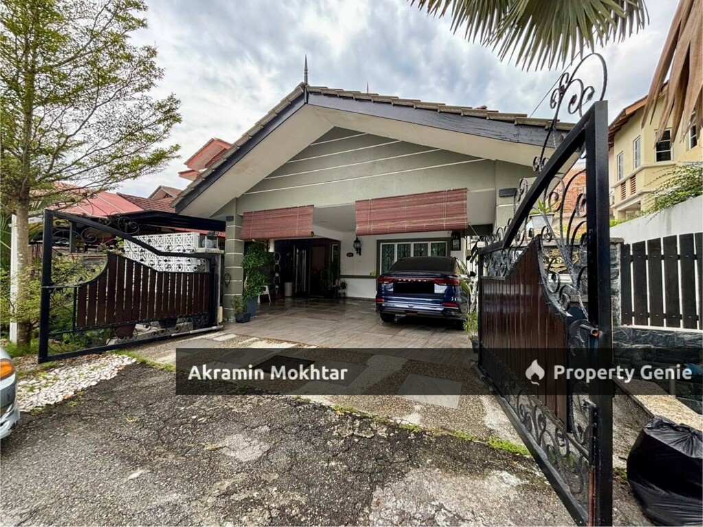 Fully Renovated & Partially Furnished | 2 Storey Semi D Taman Ixora Salak Tinggi, Sepang