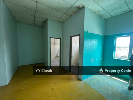 Halaman Meru Permai, Ipoh 3 storey shop lot, tenanted with good ROI, hot location