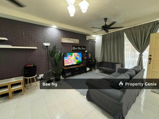 Taman Sri Pulai Perdana / 2 Storey Terrace 18x65 / Good Condition / Full Loan / Cash Back