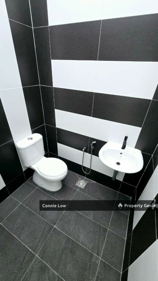 Panorama Lapangan Perdana Ipoh Single Storey Terrace House Intermediate Corner with 10' Extra Empty Land