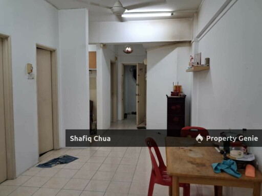 Level One Red Ruby Apartment Taman Universiti, Seri Kembangan For Sale