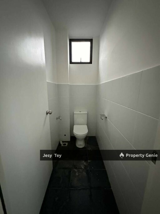 2 Storey Shoplot @ Kaze Hills, Ulu Tiram (Intermediate First Floor)