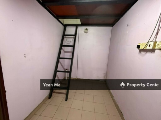 (Corner Lot)2 Storey Taman Rawang Jaya For Sales