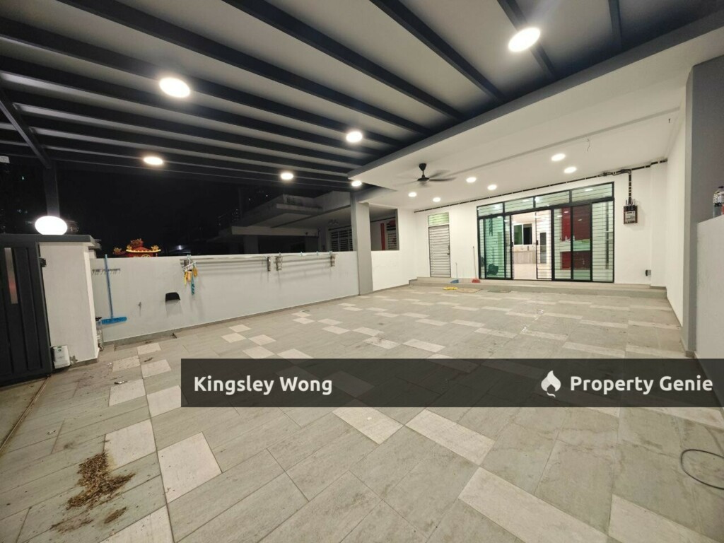 Meru Desa Park The Estate Freehold Three Storey Superlink Terrace House 24x78 Fully Renovated