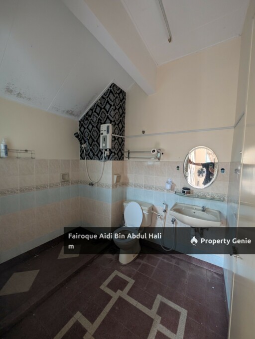 2 Storey Terrace House, Endlot Property with Extra Land