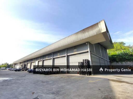 FOR RENT SHOWROOM & 4SCENTRE, STAND ALONE BUILDING, BALAKONG .