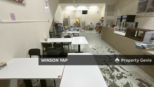 3 Storey Shop Ground Floor Pelangi Indah Ulu Tiram Facing Main Road