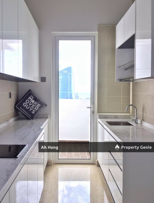 Walking Distance To Ciq / Tri Tower / Studio / Fully Furnished