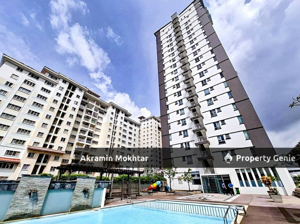 Low Floor, Partially Furnished & 2 Parking | Puri Tower Condominium Bandar Bukit Puchong
