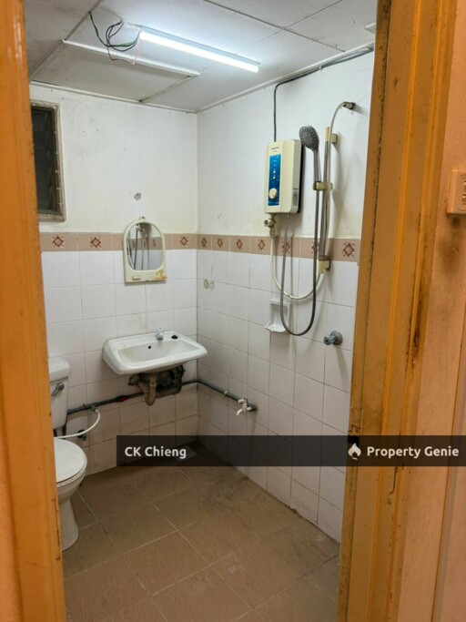 Belimbing Height Apartment, Freehold Non Bumi, 958sqft 3 Rooms, Seri Kembangan