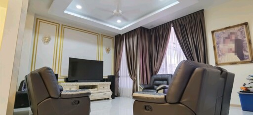 FREEHOLD 2 Storey Semi-Detached with Basement