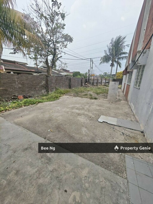 Permas Jaya / Big Corner Single Storey Terrace / Below Market Price
