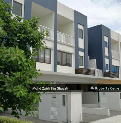 Upper level town house Ayden Kota warisan
