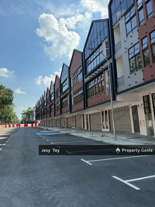 Taman Sutera Shop (1St and 2nd Floor) - New Phase For Rent