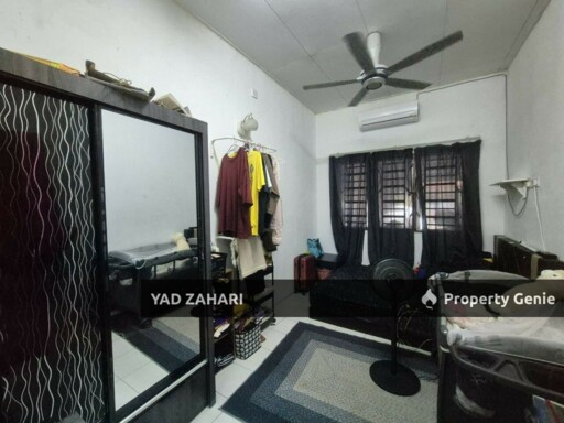 Jalan Kebun, Shah Alam | 1-Storey Terrace 4 Bedrooms | RM410K - Renovated and Nearby School