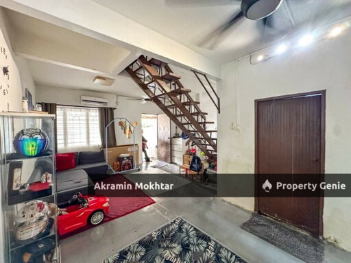 Renovated | 2 Storey House Taman Puchong Indah( Low Cost )