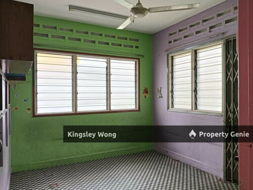 Jalan Kampar Housing Trust Ipoh Single Storey Bungalow Land size: 10,800 sq. ft For Sale Ipoh Town