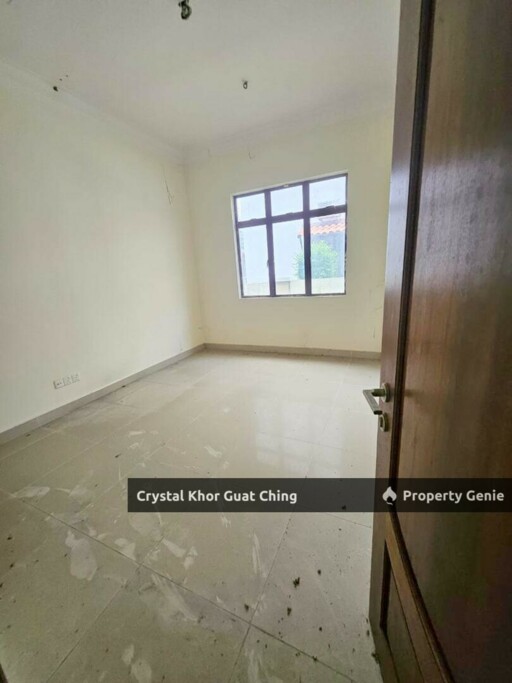 3 Storey Bungalow at D'Residence, Near Queensbay