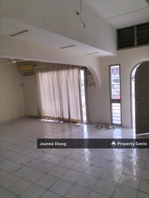 SS22 PJ Double Storey House