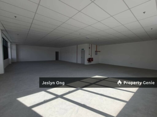 1.5 Storey Semi-Detached Factory @ Jalan Canggih, Desa Cemerlang for Rent