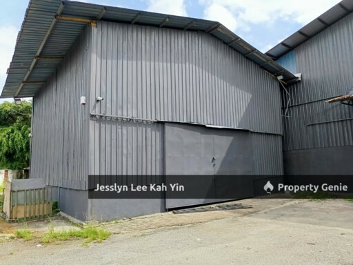 Detached Single Storey Factory with Big Land For Rent @ Sungai Lalang Semenyih