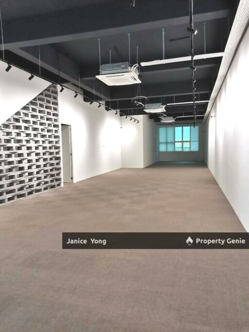 Taman Molek 1 Shoplot For Rent