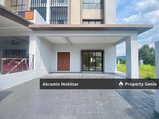 CORNER LOT | NASSIM HEIGHTS 3 STOREY SUPERLINK