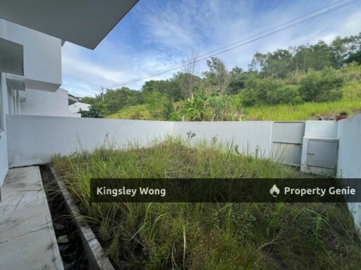 Mosey Hill Lahat Double Storey Terrace House Brand New Gated Guarded Good Condition