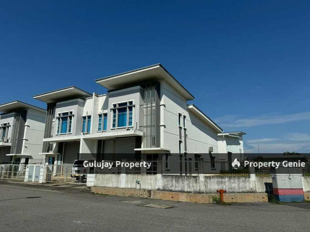 1.5 Storey Semi D Factory Corner Lot At Ayer Keroh For Sales