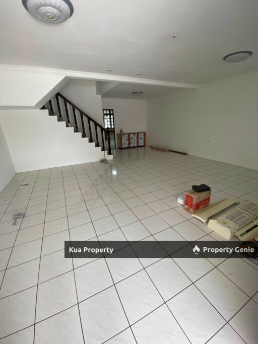 Double Storey Terrace Intermediate House at Jalan Seladah, Jalan Song