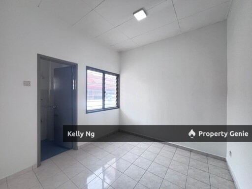Double Sty Good Condition House At Bandar Puteri Klang Sale