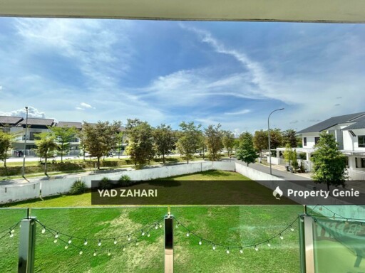 Huge Extra Land Corner Lot Double Storey Terrace House, Hijayu 2 Resort Homes, Bandar Sri Sendayan