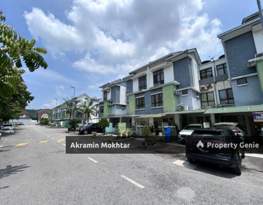 Freehold, Ground Floor, Renovated & Partially Furnished | Townhouse 1.5 Storey Park Villa Bandar Bukit Puchong 2, Puchong Selangor.
