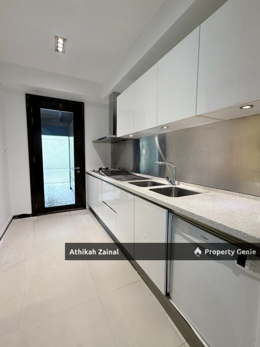 DUTA TROPIKA, DUTAMAS, SRI HARTAMAS | CORNER UNIT WITH GREAT LAND AREA & BIG BUILT-UP