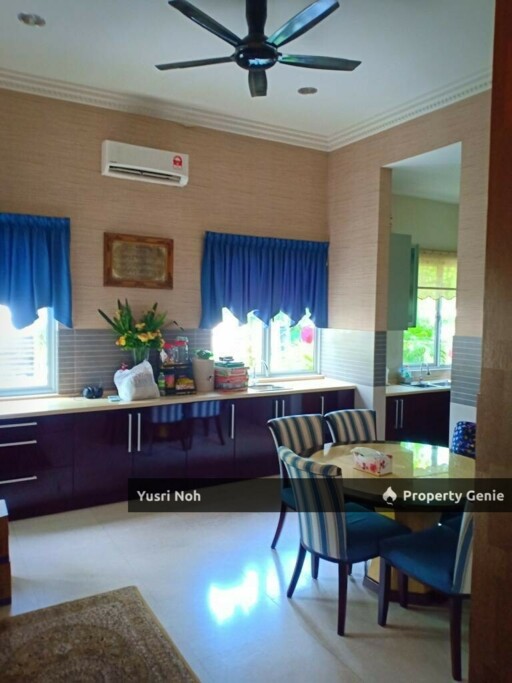 CORNER LOT BUNGALOW @ LAMAN SERI SEKSYEN 13 SHAH ALAM