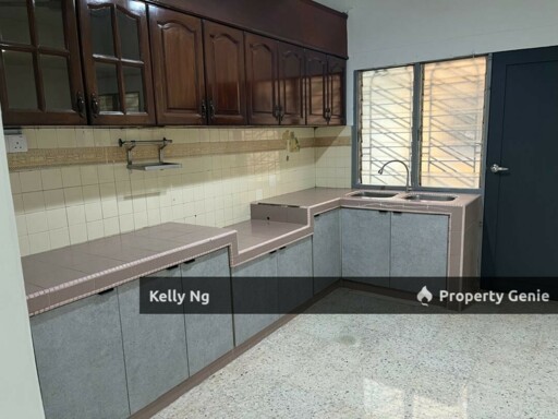 Double Sty House At Taman Klang Utama For Rent