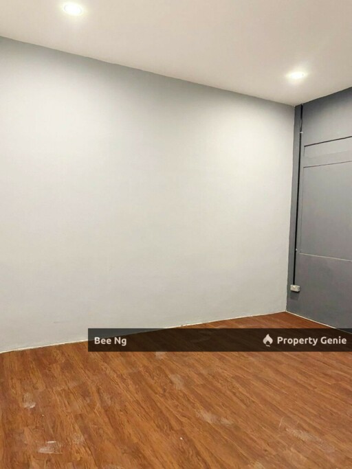 Taman Tasek/Jalan Glasiar/Double Storey Shop Lot/Facing Main Road