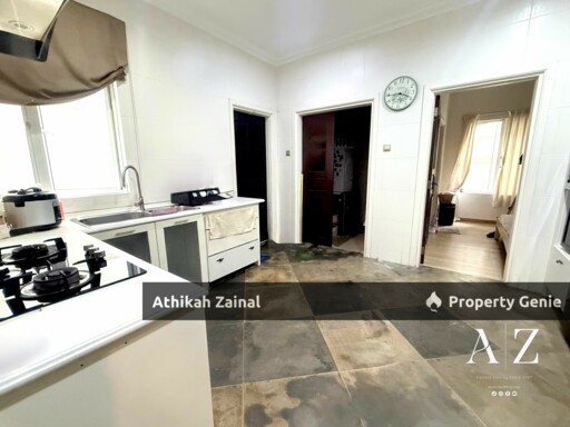 MUTIARA DAMANSARA | AMAZING ENGLISH STYLE DESIGNED 3 STOREY BUNGALOW WITH POOL FOR SALE AT RM 5.80 MIL NEG
