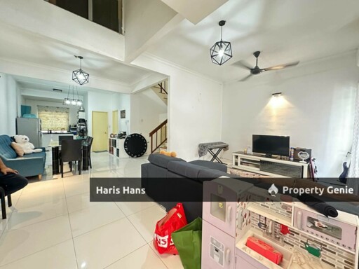 Double Storey Terrace House Taman Pinggiran Subang USJ 2