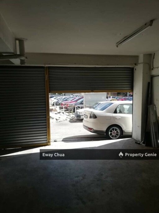 Taman Molek / Basement / Suitable for store