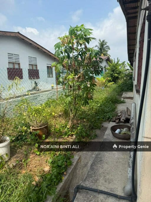 CORNER LOT SETINGKAT  PERMATANG BADAK BARU, KUANTAN UNTUK DIJUAL (RENOVATED)