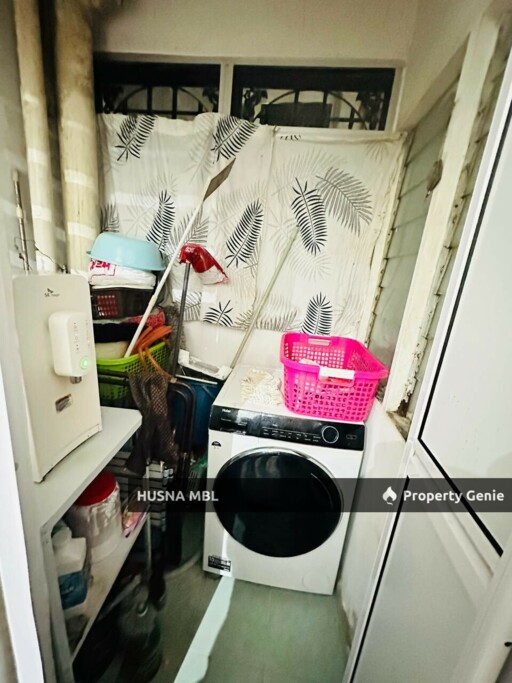 Apartment Corner Lot Renovated Desaminium Flora Seri Kembangan | 3 Bilik | Berhampiran MRT & UPM