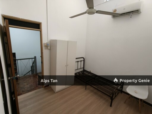 PJS 9/12, Bandar Sunway  , Medium room