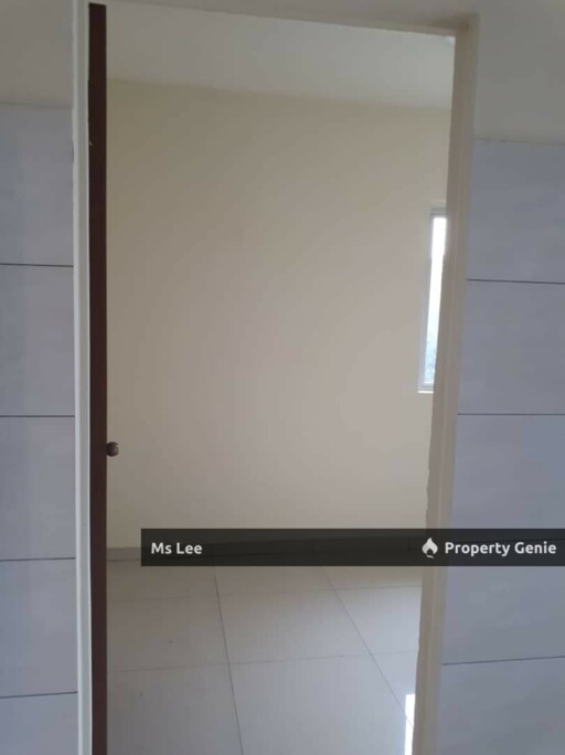 PKNS Flat @ Seksyen 24, Shah Alam-Blok 54 3rd floor-Sale Below Bank Value Rm30k